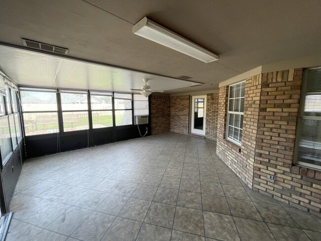 Building Photo - 2212 Peachwood Ct