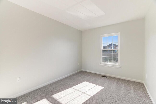 Building Photo - 1883 Inglebrook Dr