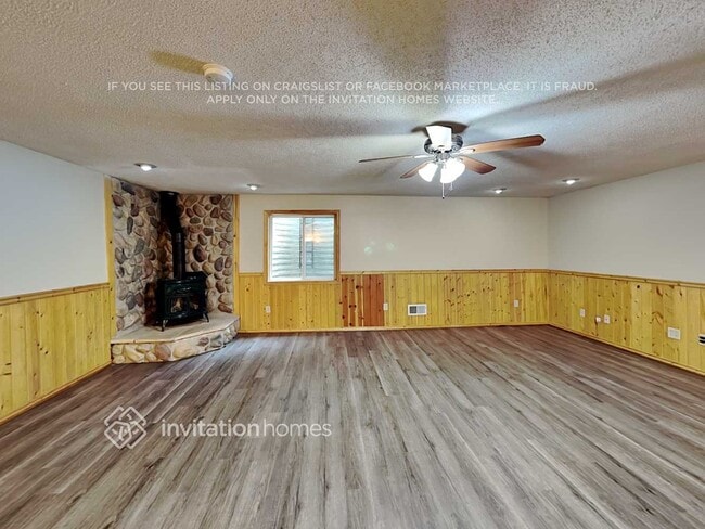 Building Photo - 5043 Ladyslipper Ave N