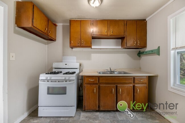 Building Photo - 4301 E Whitney Ln
