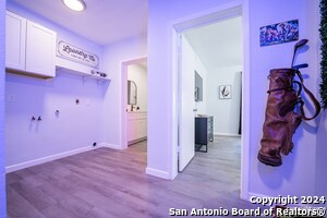 Building Photo - 555 Hansford St