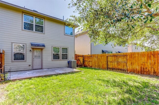 Building Photo - 6451 Calgary Woods Ln