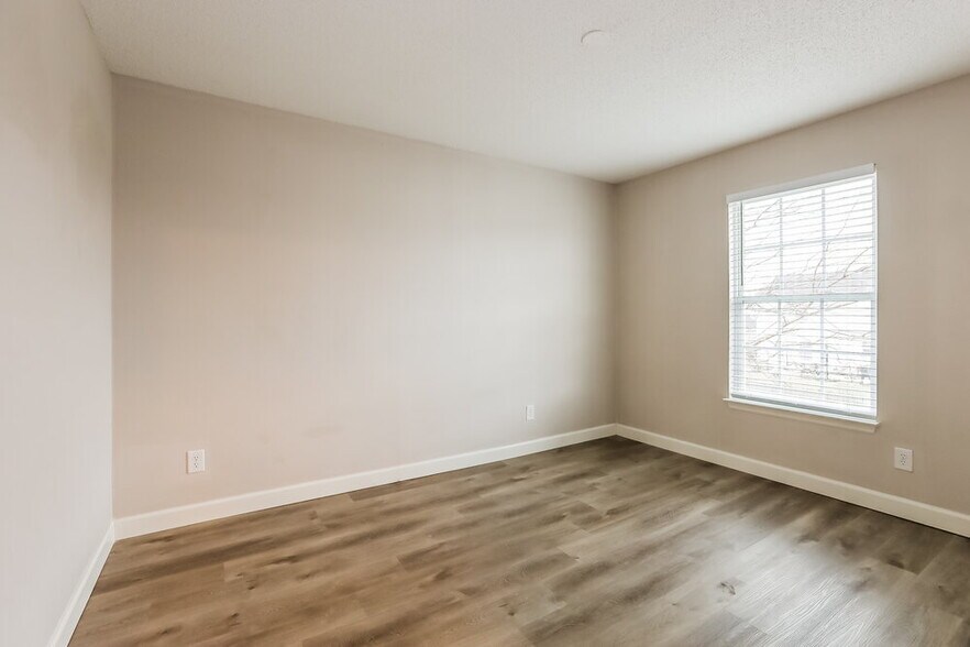 Building Photo - 6305 E Mariah Hill Ln