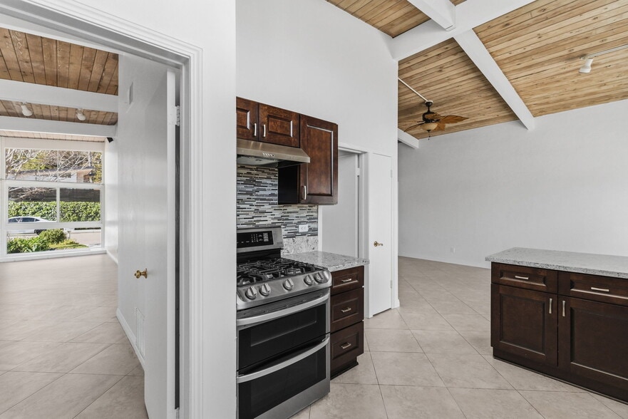 Building Photo - 8335 Sugarman Dr