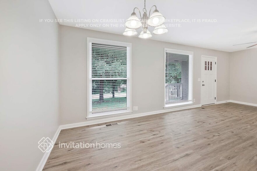 Building Photo - 6476 Paddington Way