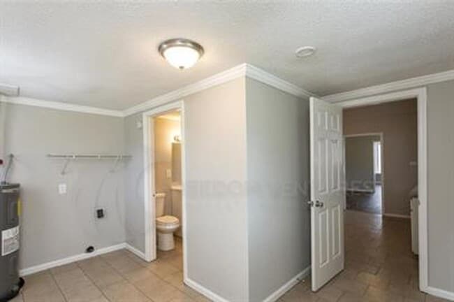 Building Photo - Spacious 3-Bed, 2-Bath in Pleasant Grove