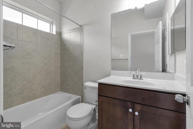 Building Photo - 7105 Rowlock Aly
