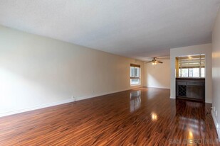 Living Room - 6001 Canterbury Dr