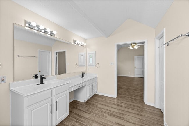 Building Photo - 623 S Marathon Way