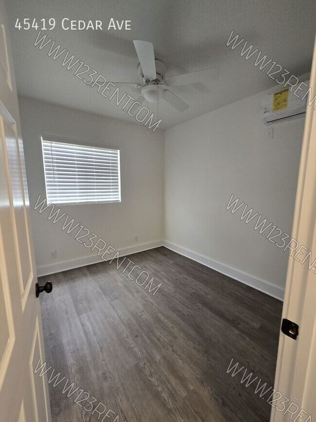 Building Photo - 45419 Cedar Ave