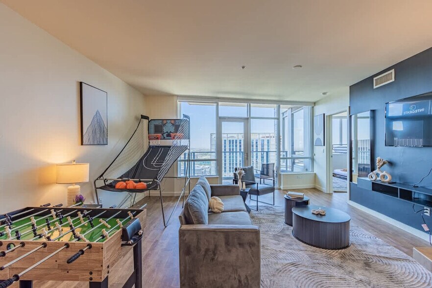 Building Photo - 44 W Monroe St