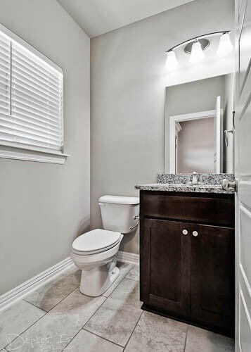 Building Photo - BEAUTIFUL BENTONVILLE HOME - LARGE FENCED IN YARD - BONUS ROOM UPSTAIRS