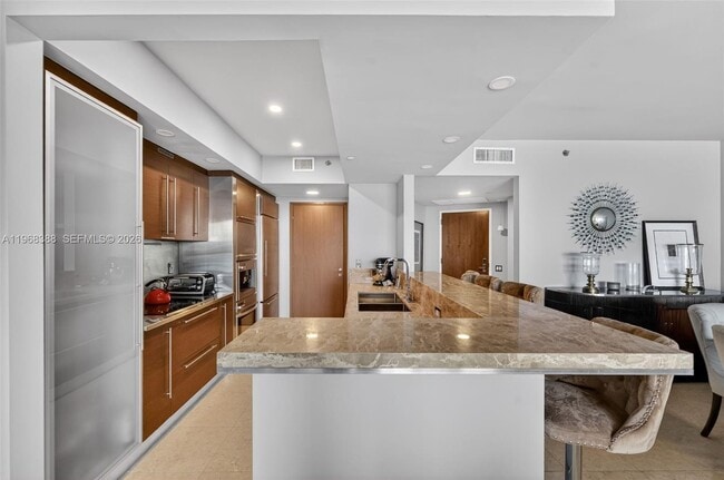 Building Photo - 450 Alton Rd