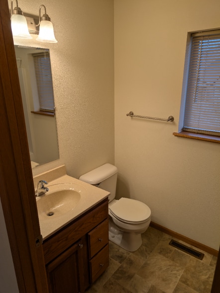 Building Photo - 2316 Damon St