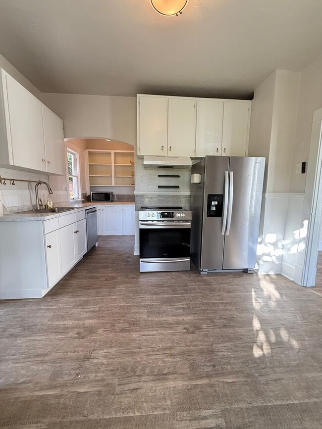 Building Photo - Now Available: Updated Everett 34-Bed, 1.5-Bath with Fenced Yard