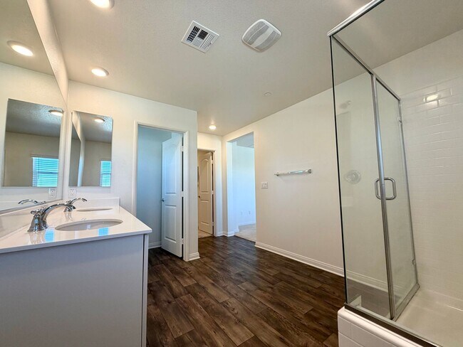 Building Photo - Solar Powered 4 Bedroom 3.5 Bath Sagewood Home with Private Casita & 3 Car Garage