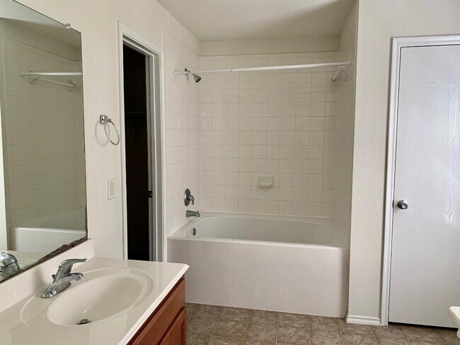 Building Photo - 2902 Beacon Grove St