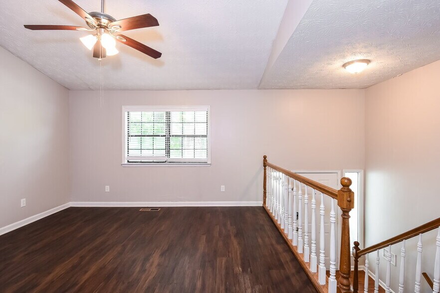 Building Photo - 1620 Olde Spring Trail