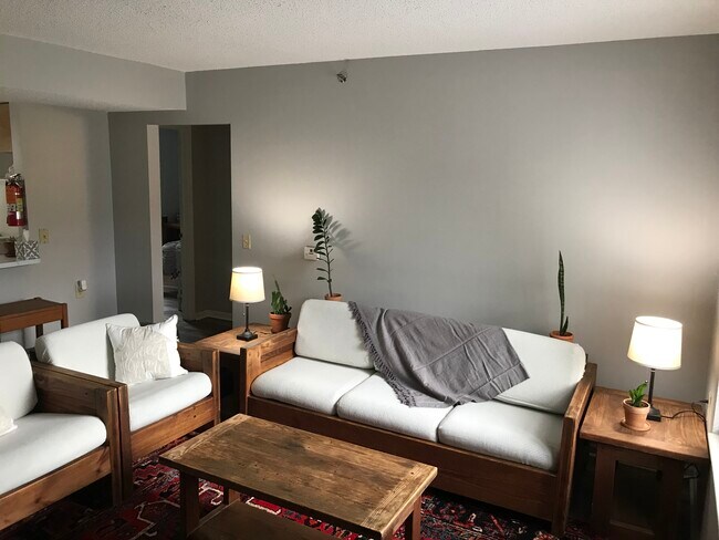 Building Photo - 15 S Shafer St