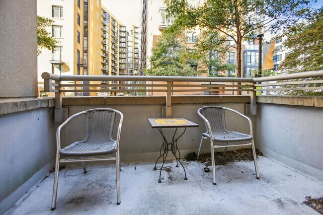 Building Photo - Incredible 1BR/1BA Condo INCLUDES Garage Parking in Vibrant Mount Vernon Triangle!