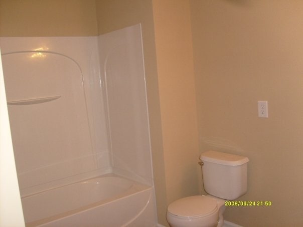 Building Photo - 1052 Crown Blvd