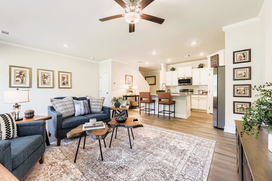 Building Photo - 94 Basswood Ln