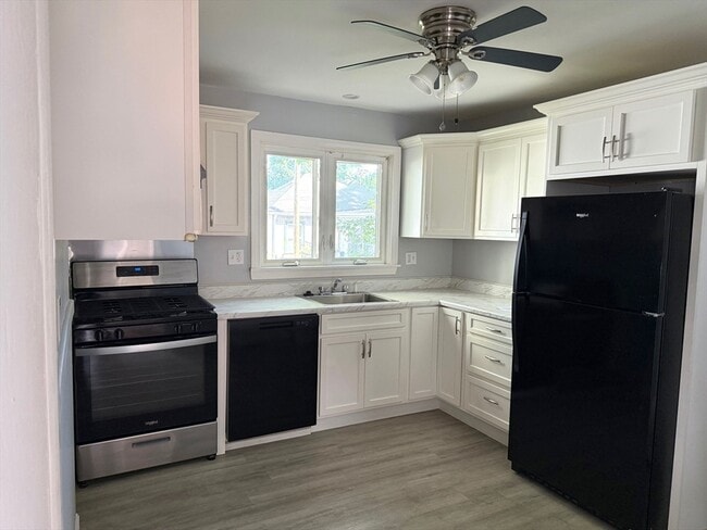 Building Photo - 63 Sachem St