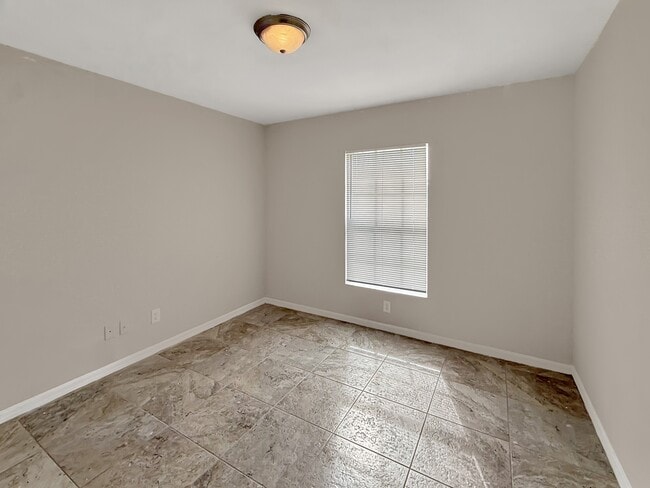 Building Photo - 2303 Ansel Ave S