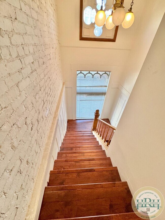 Building Photo - Huge Spacious 1BR|1BA loft in Lower Haight