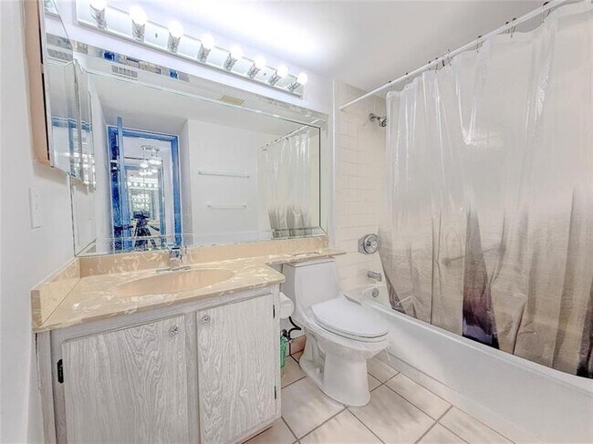 Building Photo - 301 Knotty Pine Cir