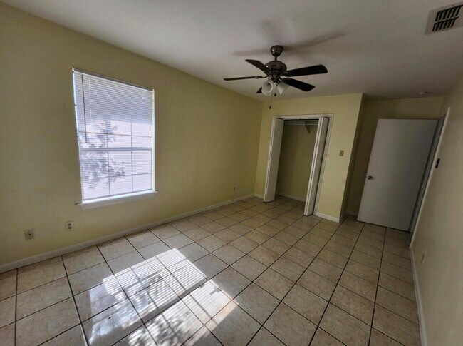 Building Photo - 3005 Reynolds St