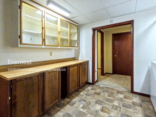 Building Photo - 712 Frontier Ct