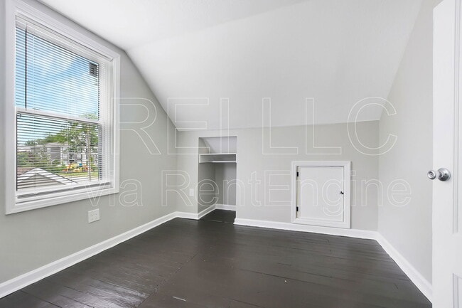 Building Photo - 5413 Distler Ln