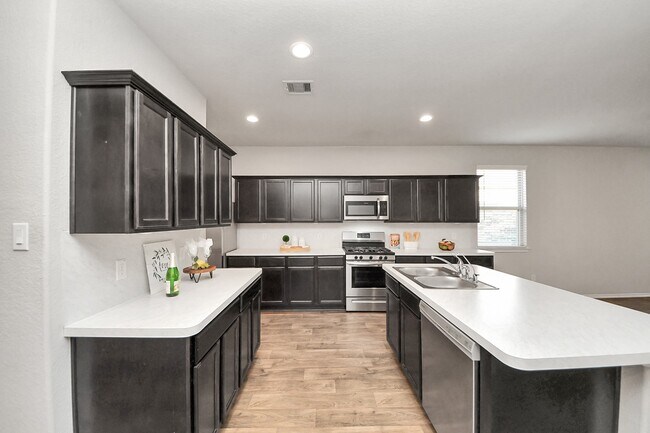 Building Photo - 21234 Bellaria Summit Trail