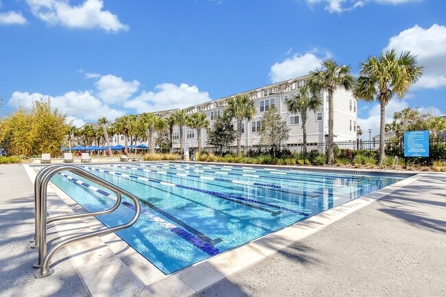 Building Photo - *Unfurnished* Beautiful 1/1 Spacious Garage Apartment in the Exclusive Laureate Park - Orlando!