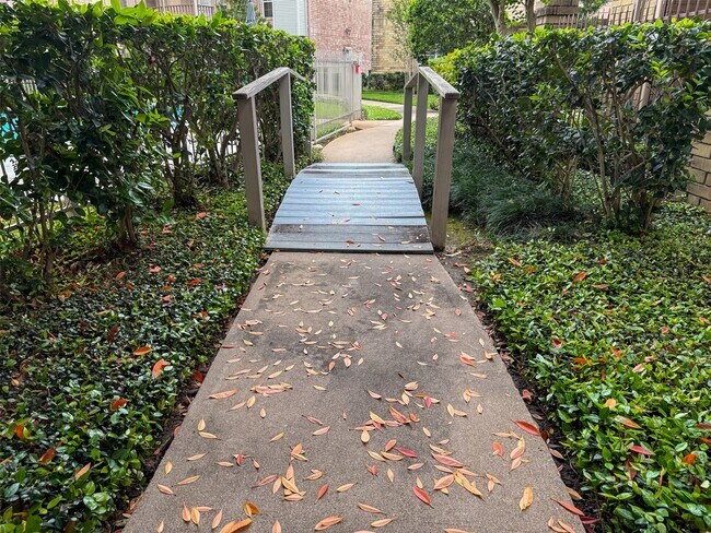 Building Photo - 3100 Jeanetta St