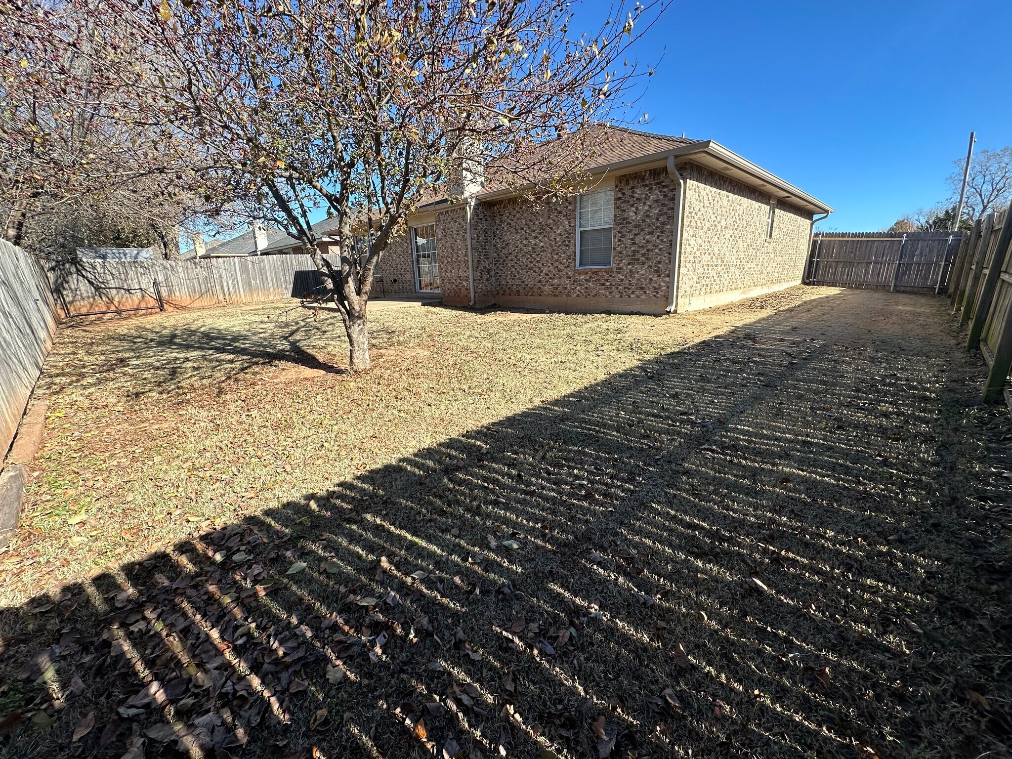 Building Photo - 13 Woodgate Dr