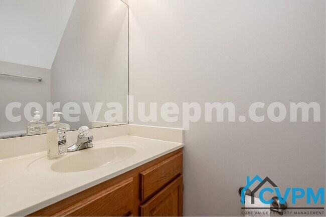 Building Photo - 1691 Fallowfield Ct