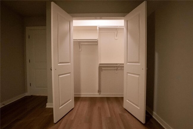 Building Photo - 1156 N Pink Ter