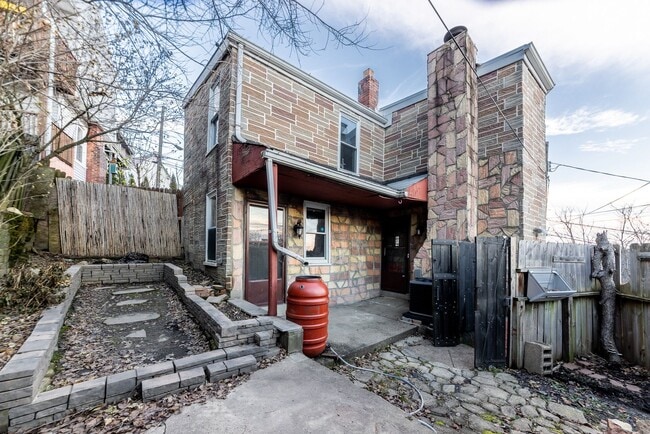 Building Photo - 952 Freeland St