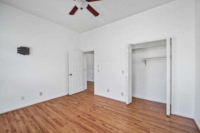 Building Photo - 378 Hermitage Ave