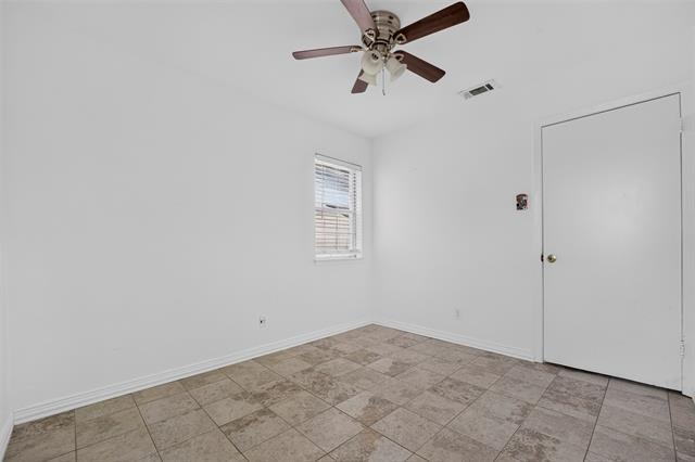Building Photo - 909 Rosewood Hills Dr