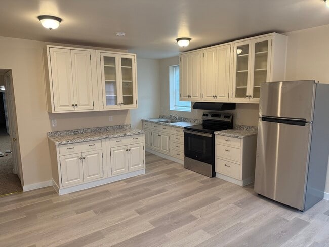 Building Photo - 215 W Lafayette St