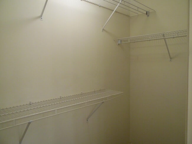 Building Photo - 4456 Hartland Pkwy