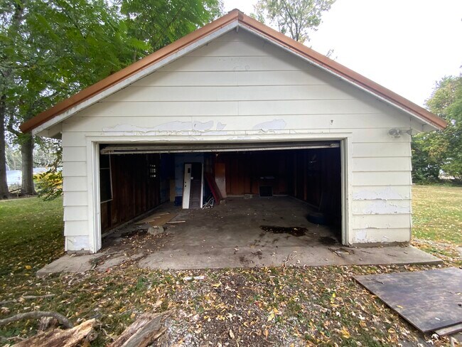 Building Photo - 230 S Virginia Ave