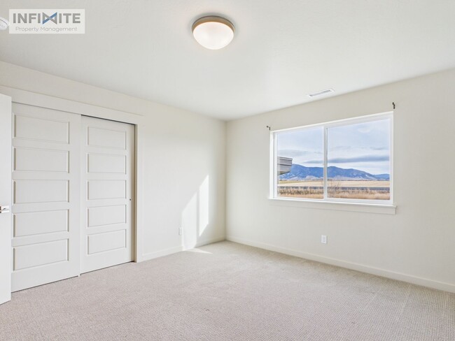 Building Photo - 3 Bedroom plus office space - Modern Comfort in a Peaceful Setting