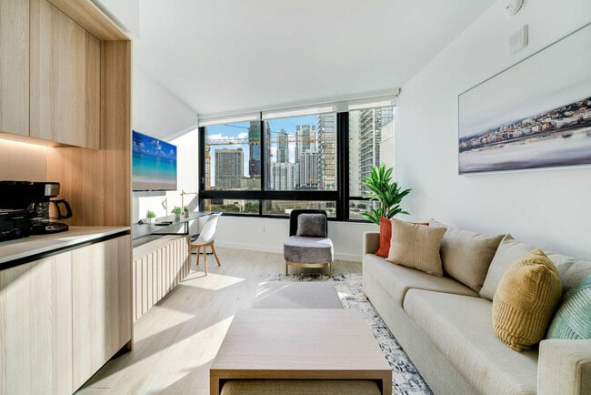 Building Photo - 225 N Miami Ave