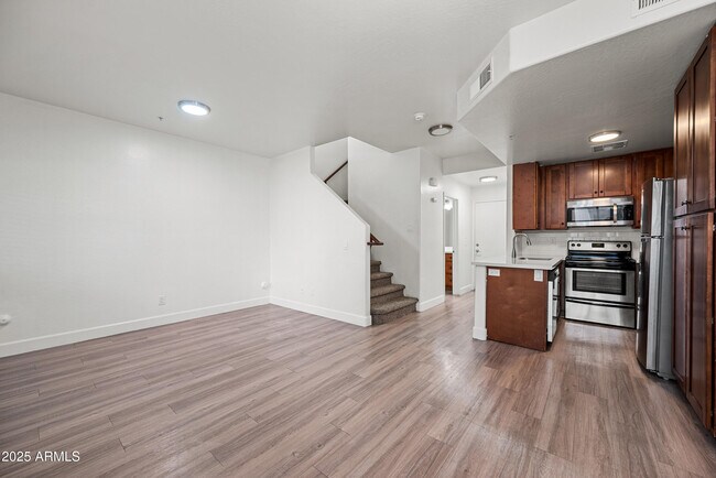 Building Photo - 4608 W Maryland Ave