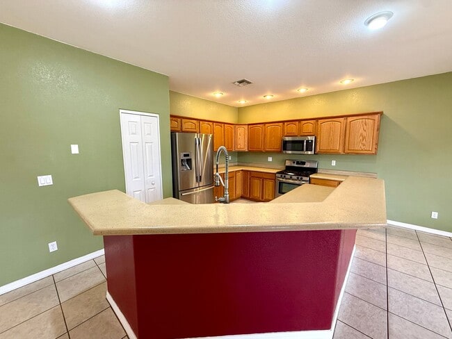 Building Photo - 2116 Roy Rogers Way