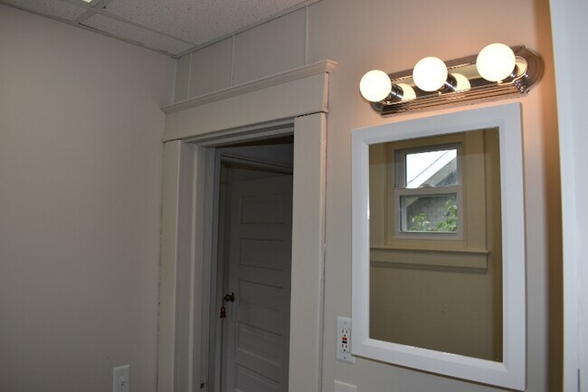 Building Photo - 1016 S University Ave